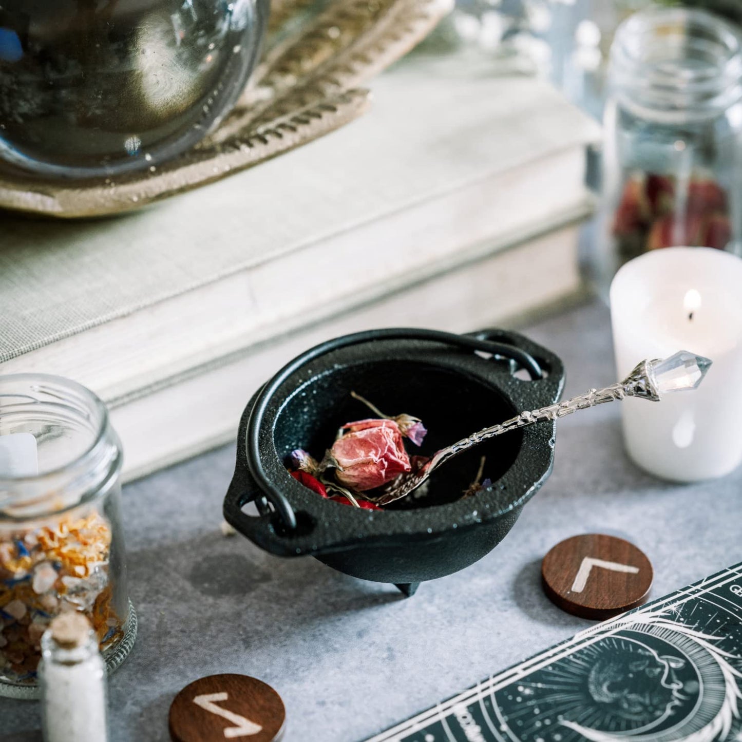 Holy Santo Organic Dried Herbs for Witchcraft - 10 Essential Herbs with Crystal Spoon in Beginner Kit - Ideal for Wiccan Supplies and Gifts